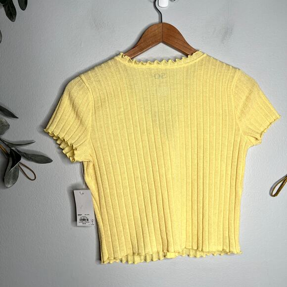 NWT Yellow Cropped Button Up Top LAST CALL - Picture 4 of 4